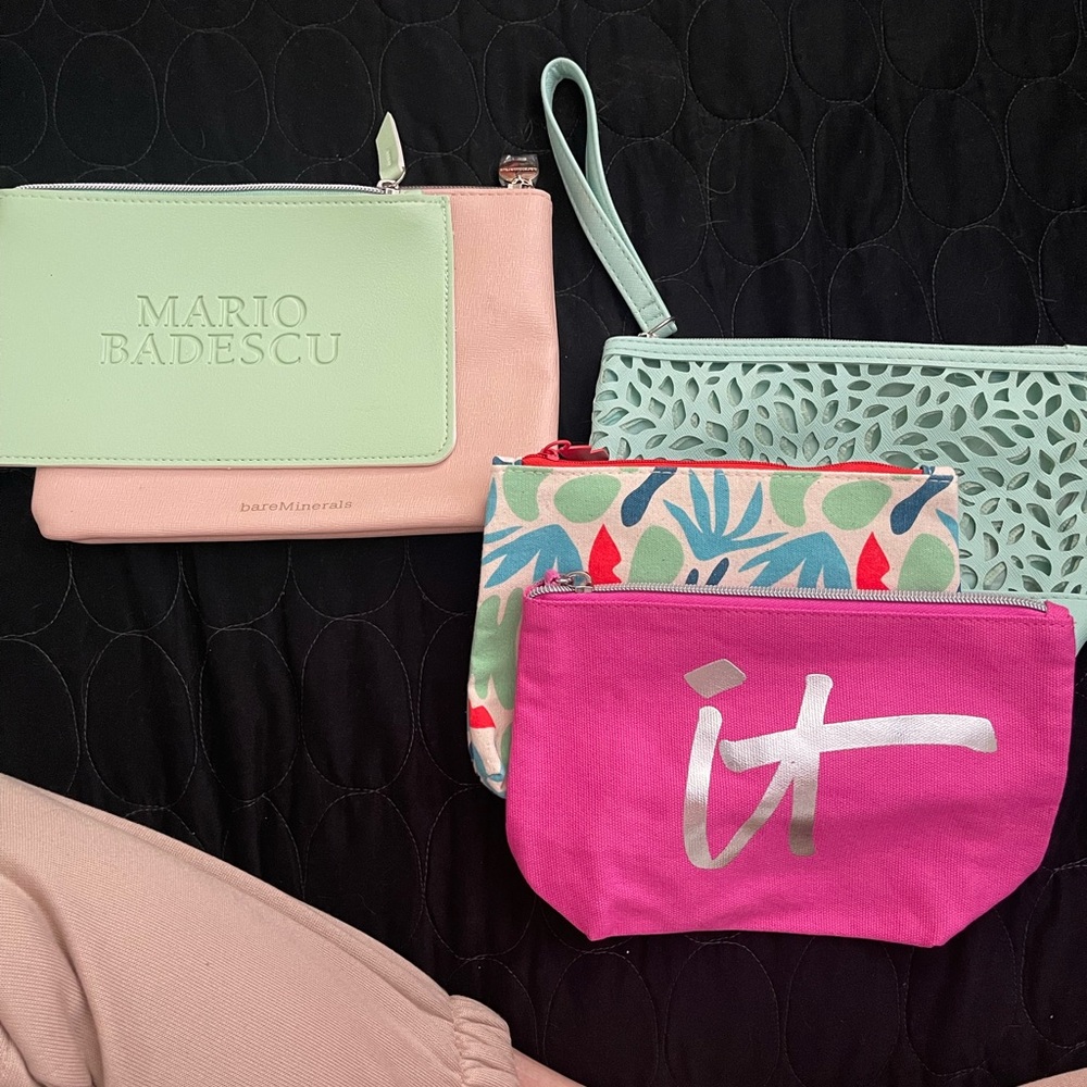 Bundle of 5 make up bags